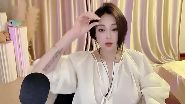 Daisy-77 online show from March 20, 2025, 9:13 pm