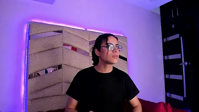 Snapshot of Eterea_blow chatting on January 26, 2025, 3:14 pm Eterea blow online show from January 26, 2025, 3:14 pm