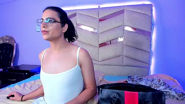 Snapshot of Eterea_blow chatting on February 22, 2025, 2:17 am Eterea blow online show from February 22, 2025, 2:17 am