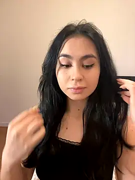 Snapshot of Mile_Madeline chatting on December 7, 2024, 10:12 am Mile Madeline online show from December 7, 2024, 10:12 am