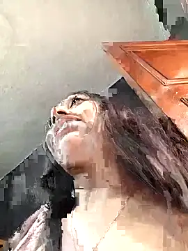 AlanaPetterson online show from October 21, 2025, 1:34 pm