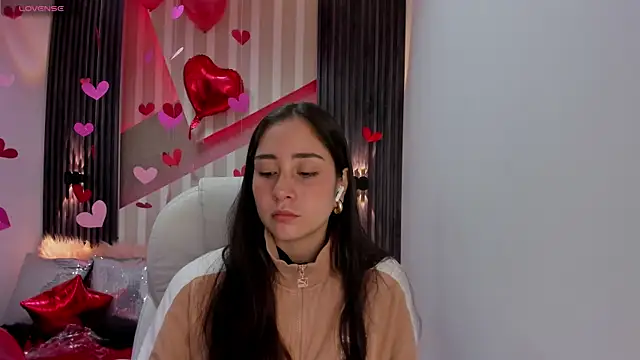 Snapshot of emily_layton chatting on February 14, 2025, 2:33 pm emily layton online show from February 14, 2025, 2:33 pm