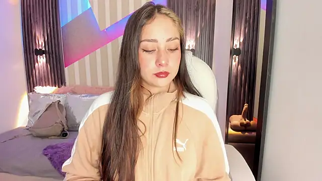 Snapshot of emily_layton chatting on October 29, 2025, 2:41 pm emily layton online show from October 29, 2025, 2:41 pm