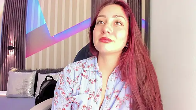 Snapshot of emily_layton chatting on November 18, 2025, 3:27 pm emily layton online show from November 18, 2025, 3:27 pm