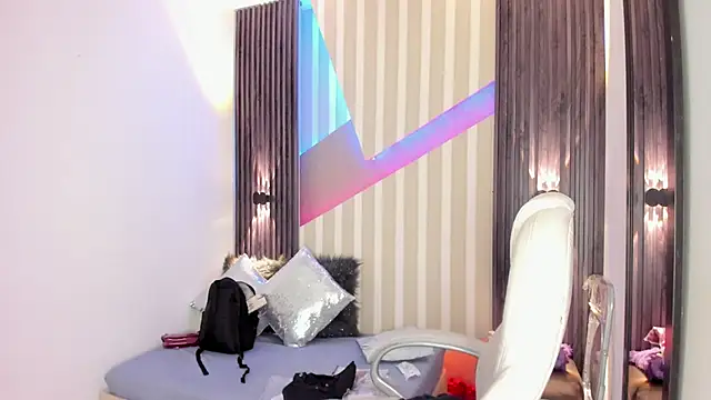 Snapshot of emily_layton chatting on November 20, 2025, 2:28 pm emily layton online show from November 20, 2025, 2:28 pm