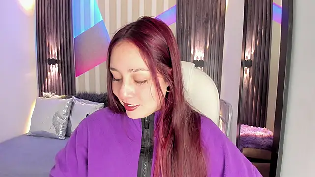 Snapshot of emily_layton chatting on November 24, 2025, 2:39 pm emily layton online show from November 24, 2025, 2:39 pm