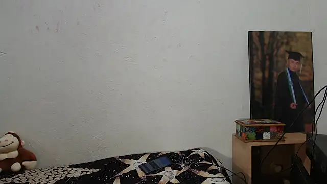 emmily lee online show from December 9, 2024, 2:34 am