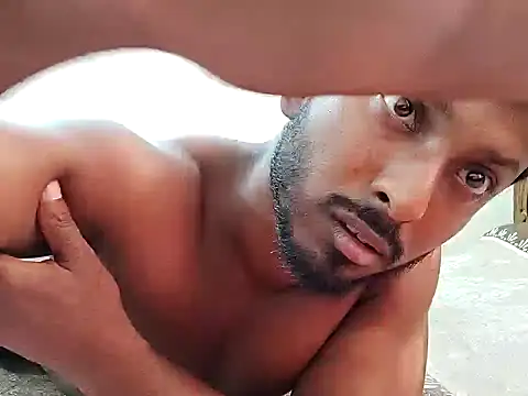 HunkyAriyan online show from April 4, 2026, 9:07 am