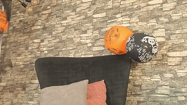 alondrabigtits online show from October 26, 2025, 12:11 pm