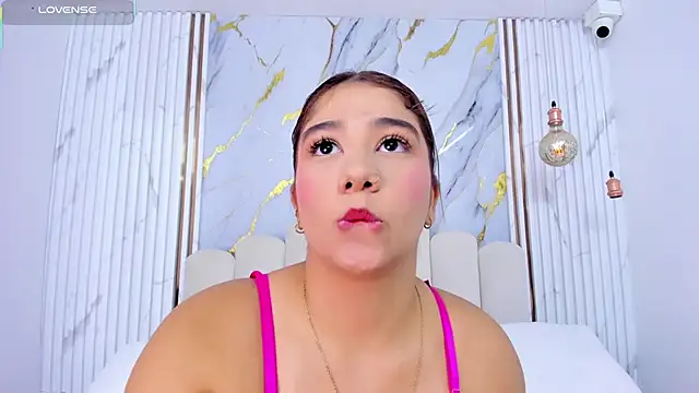 tifanyhills  online show from March 13, 2026, 8:04 pm