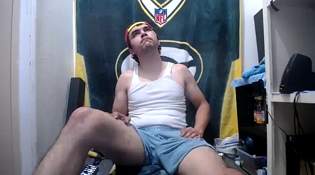 Snapshot of Apeezy14 chatting on December 7, 2024, 12:08 am Apeezy14 online show from December 7, 2024, 12:08 am