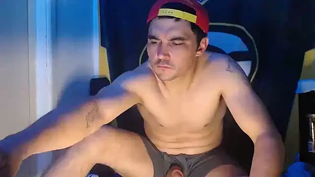 Snapshot of Apeezy14 chatting on January 7, 2025, 10:01 am Apeezy14 online show from January 7, 2025, 10:01 am