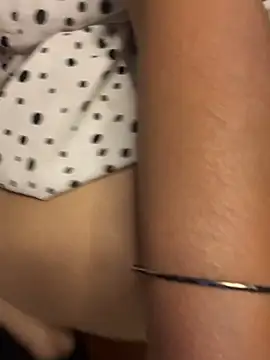 couple redbeach online show from January 13, 2026, 7:46 am