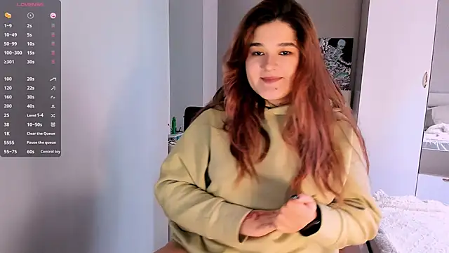 Snapshot of July_Slowdive chatting on December 14, 2024, 10:56 am July Slowdive online show from December 14, 2024, 10:56 am