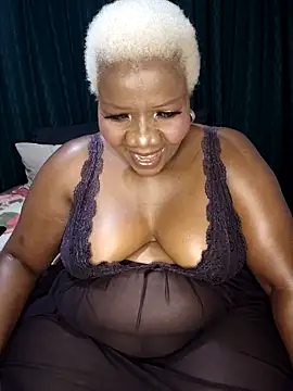 Snapshot of dirasweetlipsxx chatting on May 7, 2026, 7:52 pm dirasweetlipsxx online show from May 7, 2026, 7:52 pm