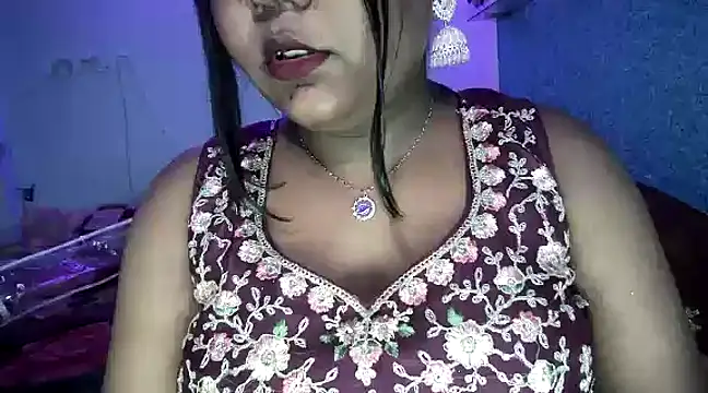 Snapshot of expression_queen chatting on January 5, 2025, 11:48 am expression queen online show from January 5, 2025, 11:48 am