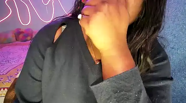 Snapshot of expression_queen chatting on January 30, 2025, 9:04 pm expression queen online show from January 30, 2025, 9:04 pm