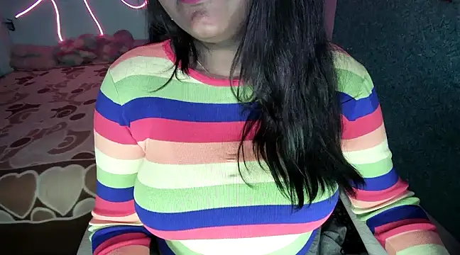 Snapshot of expression_queen chatting on February 18, 2025, 6:04 pm expression queen online show from February 18, 2025, 6:04 pm