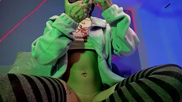 Evangeline bell online show from December 18, 2024, 12:07 pm