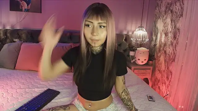 Evangeline bell online show from November 18, 2025, 8:13 pm