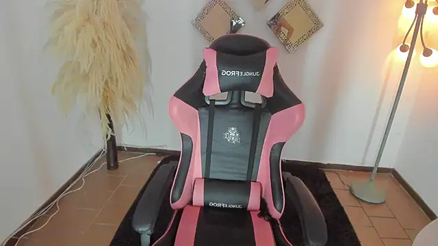 kattadoll online show from February 19, 2026, 7:54 pm