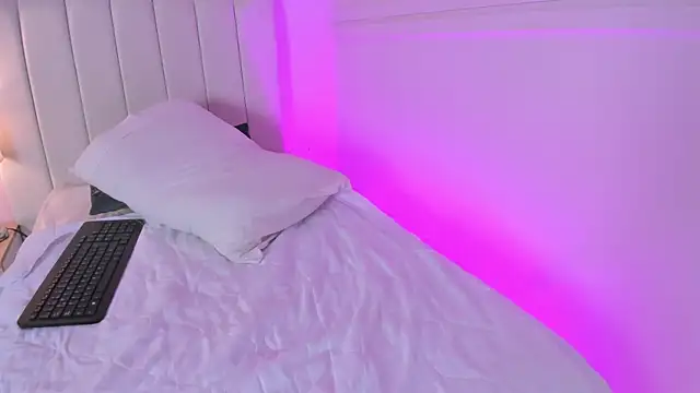  bianca 18 online show from March 6, 2025, 5:54 pm