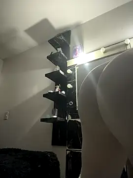 Snapshot of doll_celeste20 chatting on December 19, 2025, 10:39 pm doll celeste20 online show from December 19, 2025, 10:39 pm