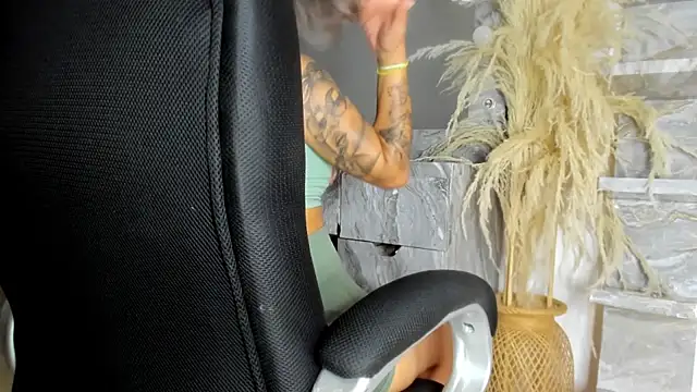 Snapshot of doll_celeste20 chatting on March 29, 2026, 5:29 am doll celeste20 online show from March 29, 2026, 5:29 am