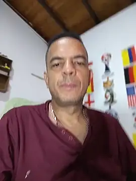 latinmartin73 online show from July 1, 2026, 12:56 am