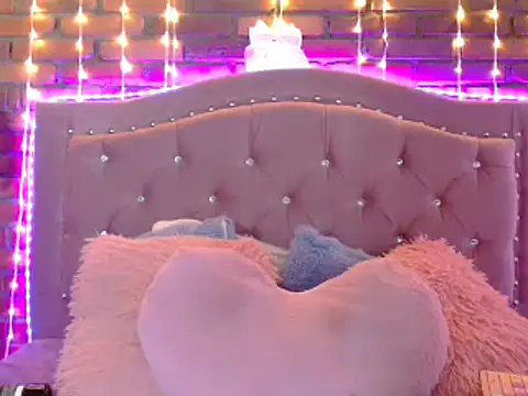 dulcevegga online show from January 29, 2025, 4:36 am