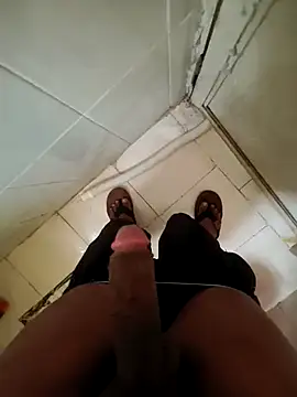 Snapshot of loveme99004 chatting on February 6, 2026, 2:27 am loveme99004 online show from February 6, 2026, 2:27 am