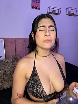 miakhalifaaa  online show from October 10, 2025, 9:47 pm