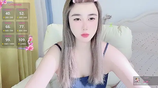 Snapshot of Caitlyn__ chatting on April 19, 2026, 7:49 pm Caitlyn online show from April 19, 2026, 7:49 pm