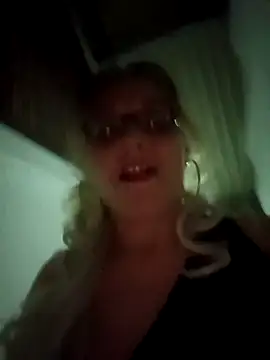 Fenix 528 online show from November 15, 2025, 2:42 am