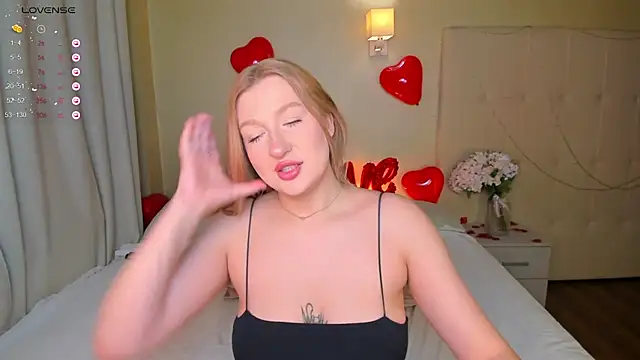 Snapshot of Emma__Leee chatting on February 16, 2025, 1:03 am Emma Leee online show from February 16, 2025, 1:03 am
