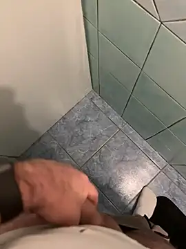 Snapshot of mj23641 chatting on February 11, 2026, 4:17 am mj23641 online show from February 11, 2026, 4:17 am