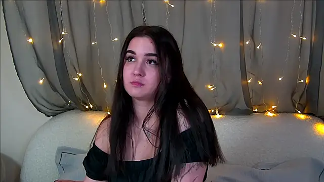 ChristinaMilton online show from October 25, 2025, 6:24 pm