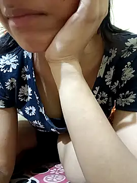 Snapshot of Sanaya_7 chatting on December 4, 2024, 5:33 pm Sanaya 7 online show from December 4, 2024, 5:33 pm