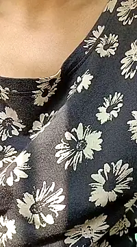 Snapshot of Sanaya_7 chatting on December 28, 2024, 5:23 am Sanaya 7 online show from December 28, 2024, 5:23 am