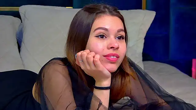 PollyLanders online show from February 9, 2025, 6:37 pm