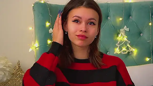 Snapshot of PollyLanders chatting on December 22, 2025, 8:06 pm PollyLanders online show from December 22, 2025, 8:06 pm