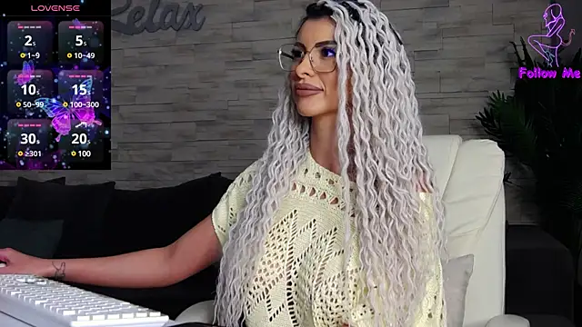 VictoriaMazze online show from December 16, 2024, 1:21 am