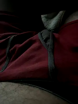 Snapshot of jrizz215 chatting on December 14, 2025, 1:44 am jrizz215 online show from December 14, 2025, 1:44 am