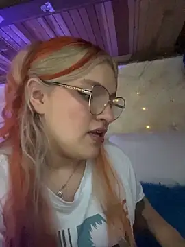 Snapshot of SophiaWeestt99 chatting on October 23, 2025, 3:39 am SophiaWeestt99 online show from October 23, 2025, 3:39 am