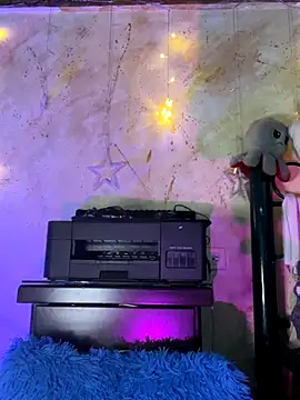 Snapshot of SophiaWeestt99 chatting on October 31, 2025, 2:45 am SophiaWeestt99 online show from October 31, 2025, 2:45 am