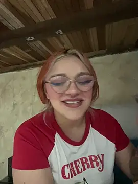 Snapshot of SophiaWeestt99 chatting on November 7, 2025, 2:55 am SophiaWeestt99 online show from November 7, 2025, 2:55 am