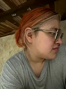 Snapshot of SophiaWeestt99 chatting on November 15, 2025, 2:20 am SophiaWeestt99 online show from November 15, 2025, 2:20 am