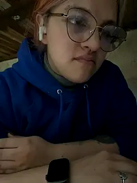 Snapshot of SophiaWeestt99 chatting on November 17, 2025, 3:23 am SophiaWeestt99 online show from November 17, 2025, 3:23 am