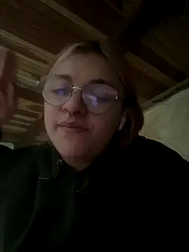 Snapshot of SophiaWeestt99 chatting on November 21, 2025, 2:54 am SophiaWeestt99 online show from November 21, 2025, 2:54 am