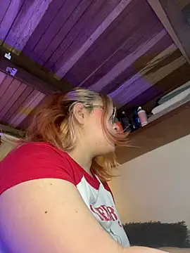 SophiaWeestt99 online show from February 25, 2026, 3:49 am